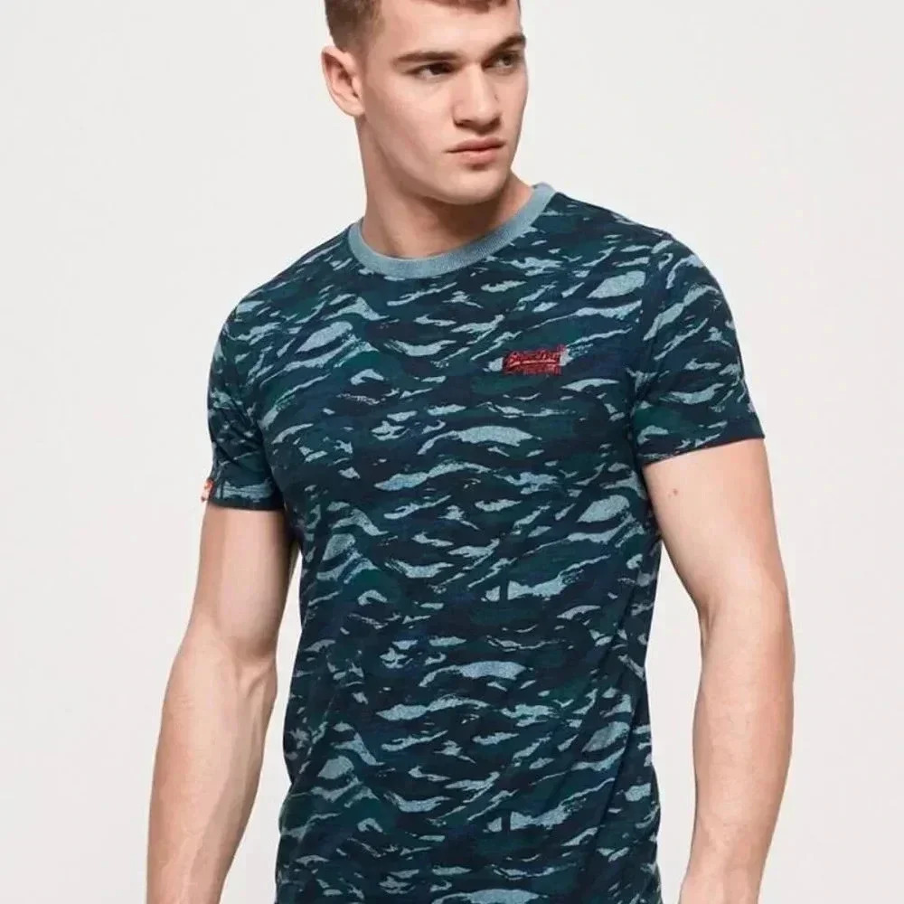 The orange label blue camo short sleeve tee